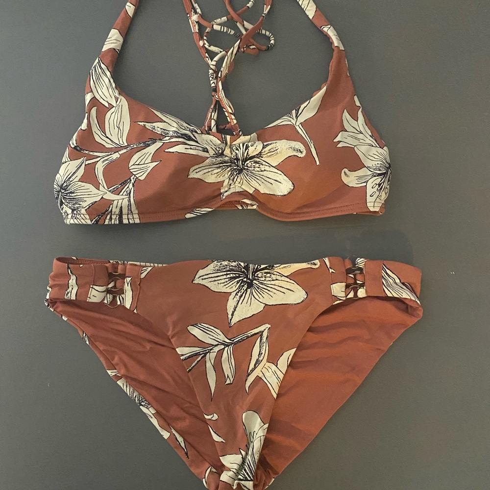 Baiting suits